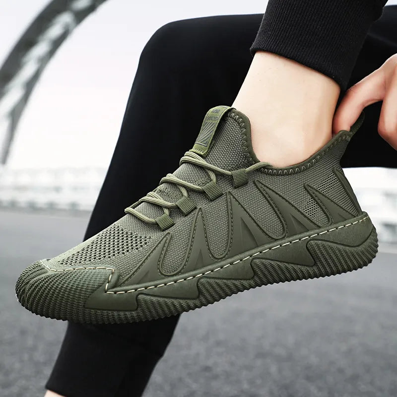 lightweight men's sports shoes